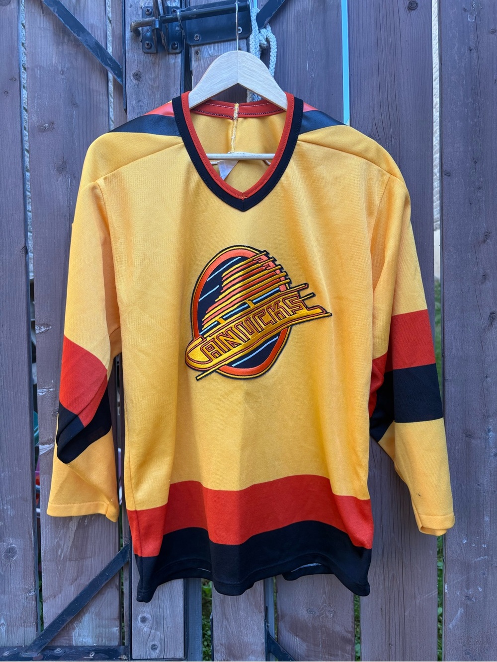 vintage vancouver canucks jersey CCM Made In Canada 1990s Skate Logo Medium Men